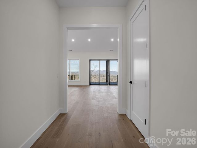 90 Summit Hill Road, Hendersonville, NC 28791