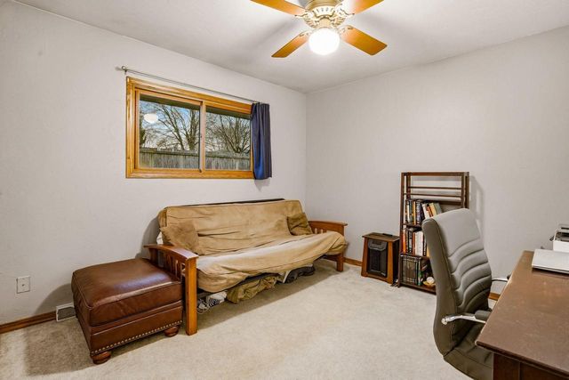 321 Lakeview ROAD, South Milwaukee, WI 53172