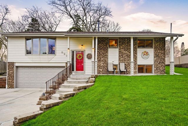 321 Lakeview ROAD, South Milwaukee, WI 53172
