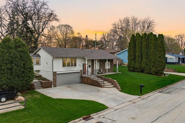 321 Lakeview ROAD, South Milwaukee, WI 53172