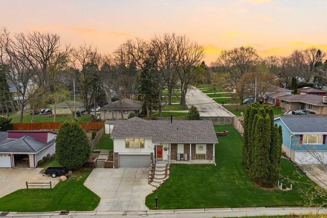 321 Lakeview ROAD, South Milwaukee, WI 53172