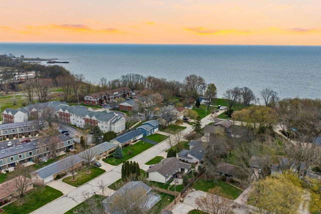 321 Lakeview ROAD, South Milwaukee, WI 53172
