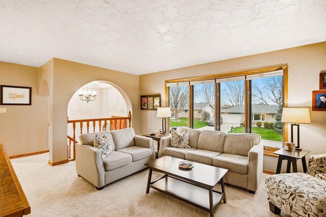 321 Lakeview ROAD, South Milwaukee, WI 53172
