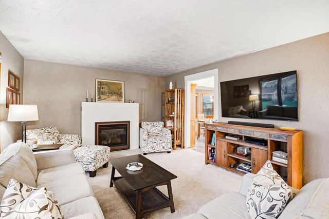 321 Lakeview ROAD, South Milwaukee, WI 53172