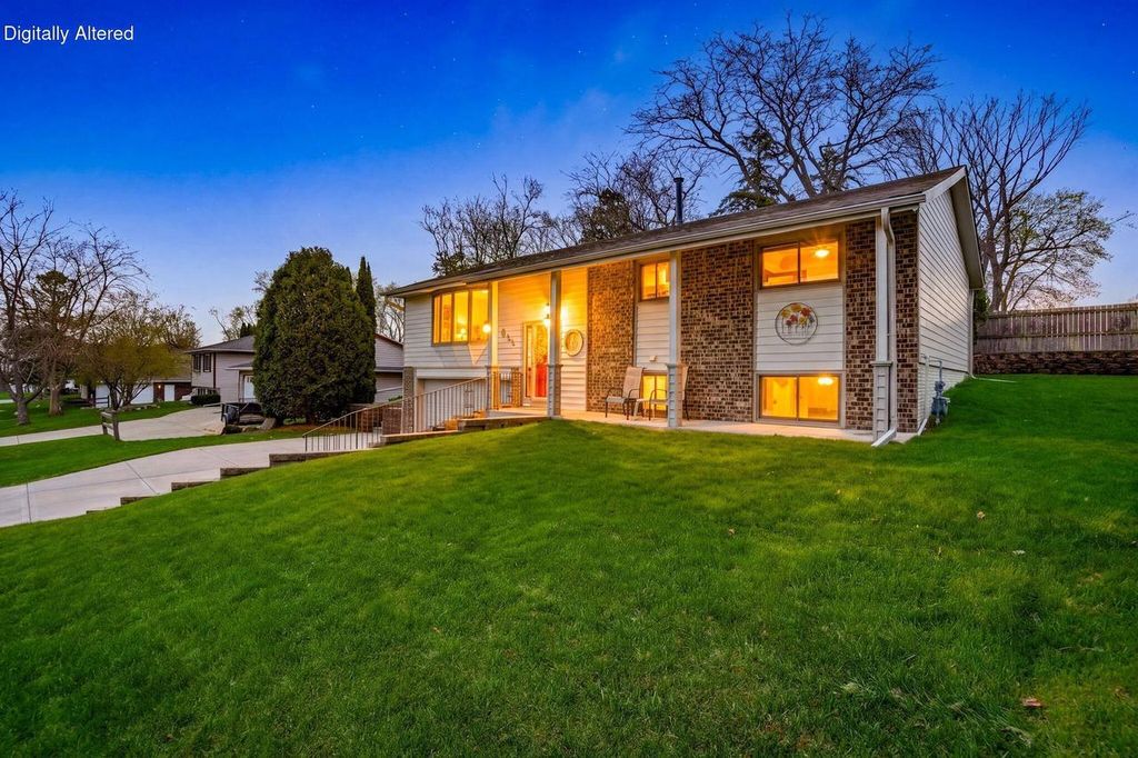 321 Lakeview ROAD, South Milwaukee, WI 53172