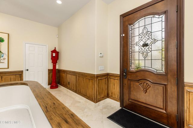 961 Alexandra Court, Oak Park, CA 91377