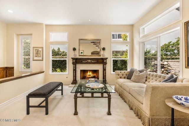 961 Alexandra Court, Oak Park, CA 91377