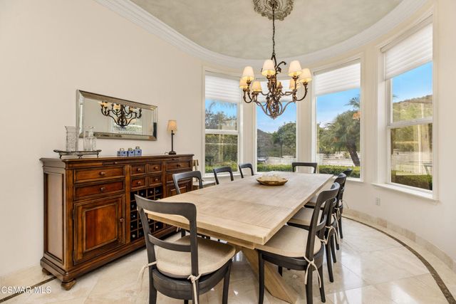 961 Alexandra Court, Oak Park, CA 91377