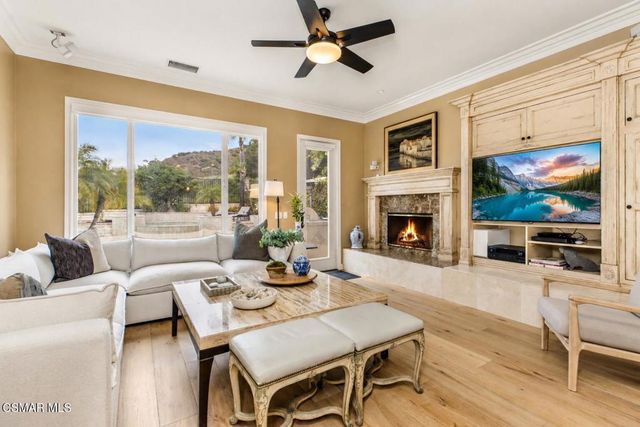 961 Alexandra Court, Oak Park, CA 91377