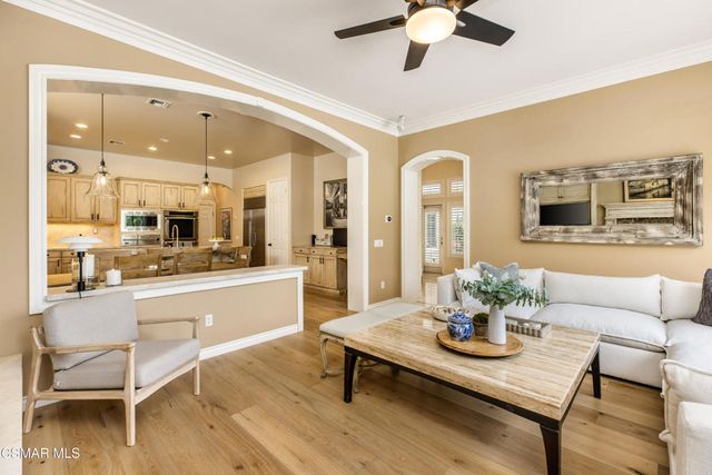961 Alexandra Court, Oak Park, CA 91377