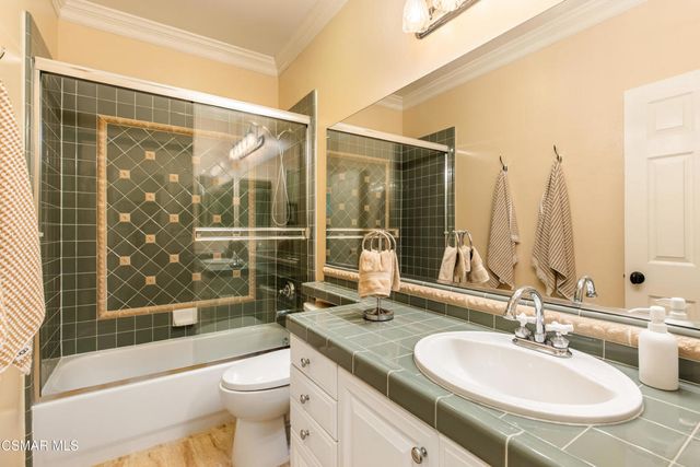 961 Alexandra Court, Oak Park, CA 91377