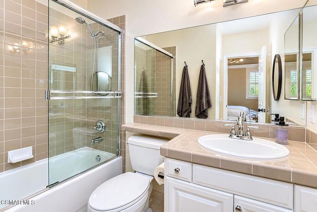 961 Alexandra Court, Oak Park, CA 91377