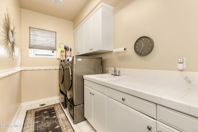 961 Alexandra Court, Oak Park, CA 91377