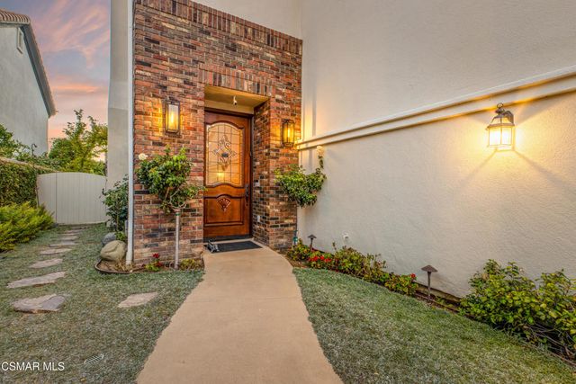 961 Alexandra Court, Oak Park, CA 91377
