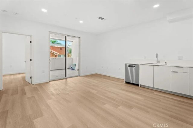 1233 Dunsmuir Avenue 204, Los Angeles, CA 90019