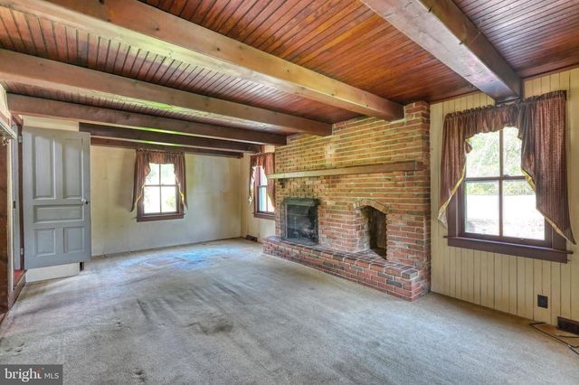 363 N GALEN HALL RD, Wernersville, PA 19565