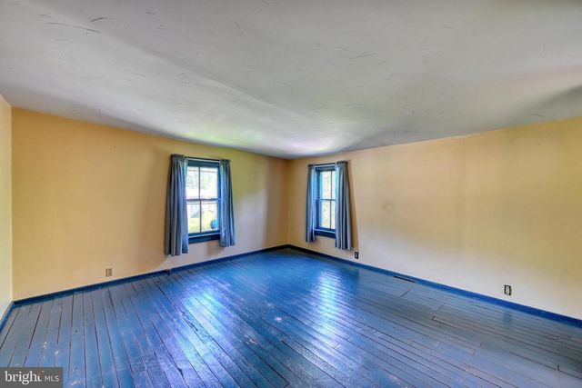 363 N GALEN HALL RD, Wernersville, PA 19565