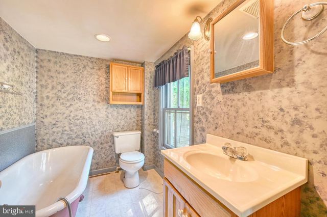 363 N GALEN HALL RD, Wernersville, PA 19565