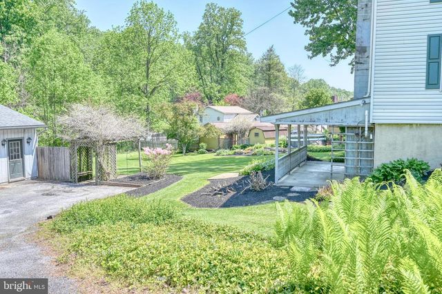 363 N GALEN HALL RD, Wernersville, PA 19565