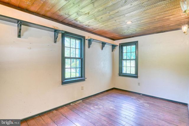 363 N GALEN HALL RD, Wernersville, PA 19565