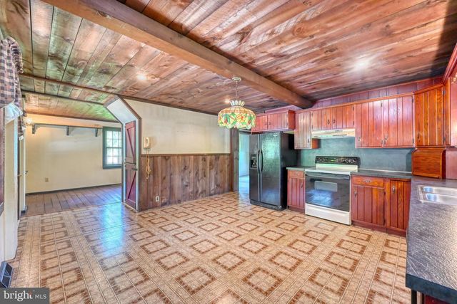 363 N GALEN HALL RD, Wernersville, PA 19565