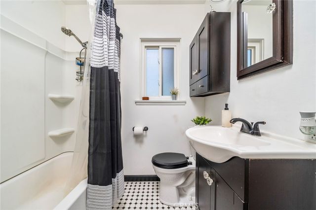 7499 Olive Tree Lane, Highland, CA 92346