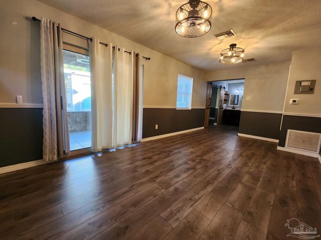 5140 Choctaw Ave, Pensacola, FL 32507