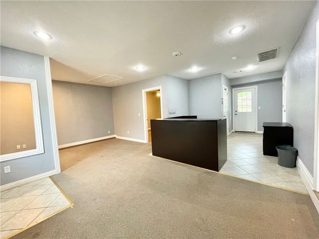 1801 W Huntsville Avenue, Springdale, AR 72762