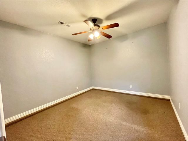 1801 W Huntsville Avenue, Springdale, AR 72762