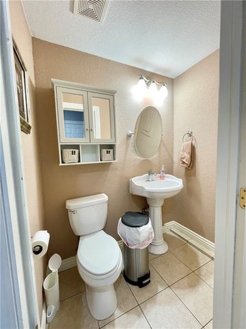 1801 W Huntsville Avenue, Springdale, AR 72762