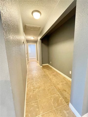 1801 W Huntsville Avenue, Springdale, AR 72762