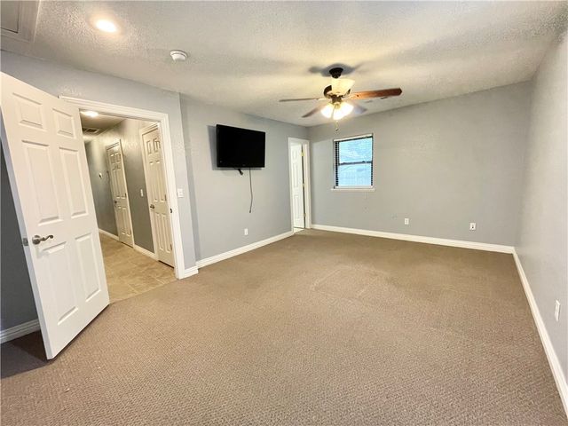 1801 W Huntsville Avenue, Springdale, AR 72762