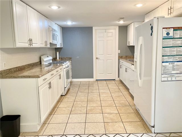 1801 W Huntsville Avenue, Springdale, AR 72762