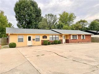 1801 W Huntsville Avenue, Springdale, AR 72762