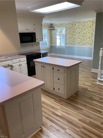 205 Tree Fern DR, Chesapeake, VA 23322