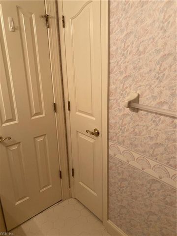 205 Tree Fern DR, Chesapeake, VA 23322