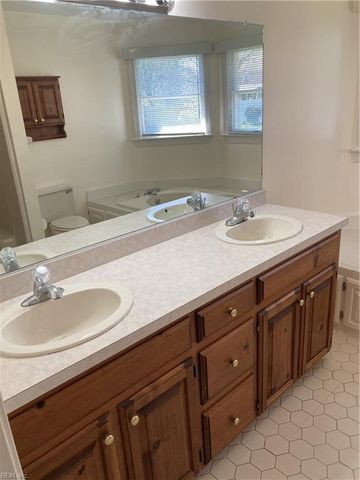 205 Tree Fern DR, Chesapeake, VA 23322