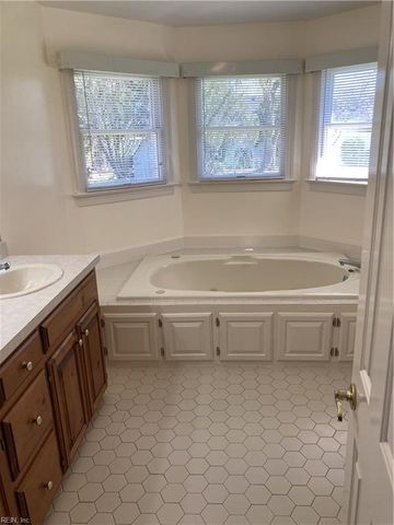 205 Tree Fern DR, Chesapeake, VA 23322