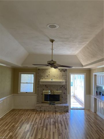 205 Tree Fern DR, Chesapeake, VA 23322