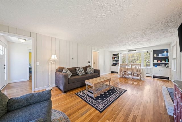 457 South St, Bridgewater, MA 02324