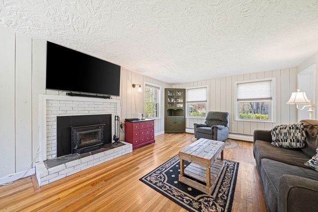 457 South St, Bridgewater, MA 02324
