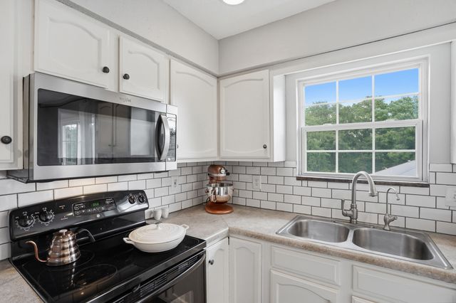5211 GASCONADE DR, Columbia, MO 65202