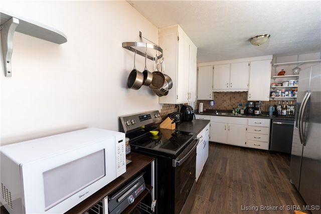 313 Fairwood Drive, Jeffersonville, IN 47130