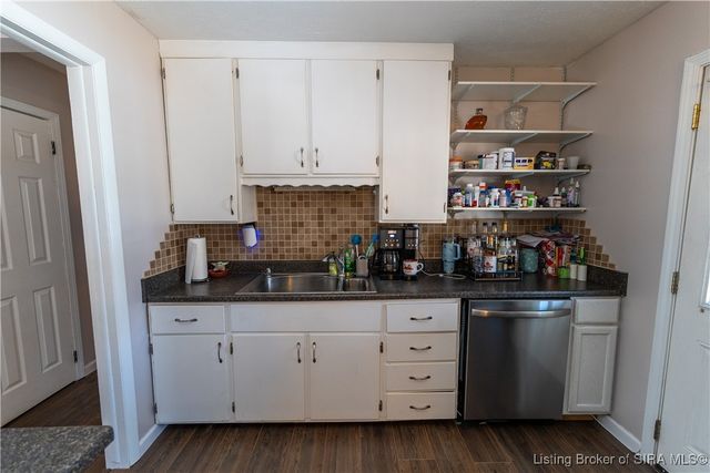 313 Fairwood Drive, Jeffersonville, IN 47130