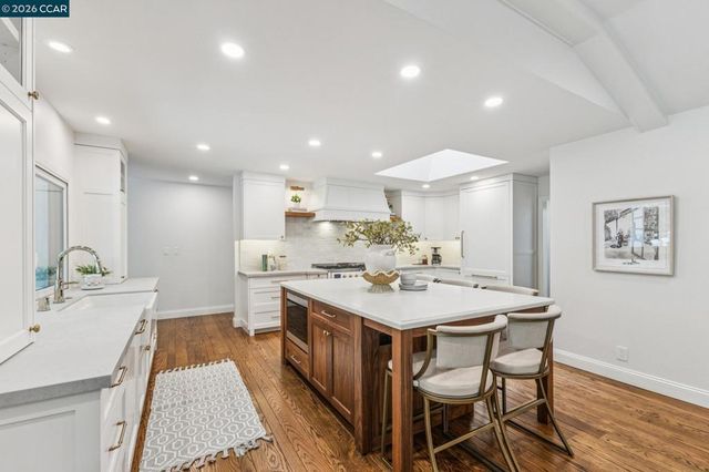 27 Shawn Ct, Alamo, CA 94507