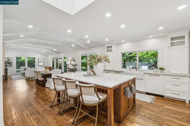 27 Shawn Ct, Alamo, CA 94507