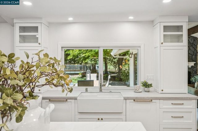 27 Shawn Ct, Alamo, CA 94507