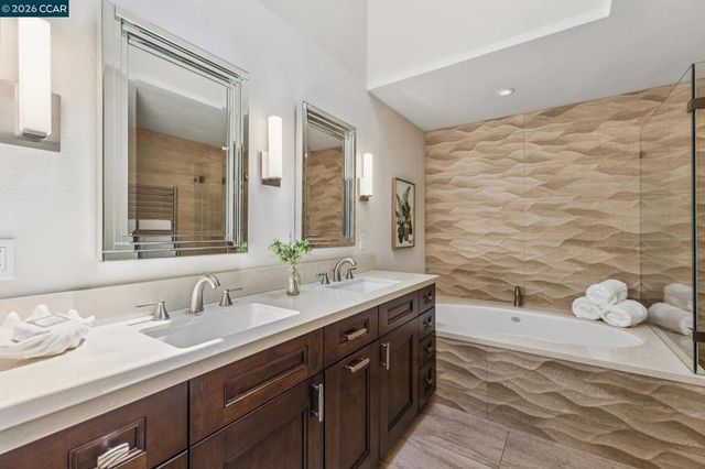 27 Shawn Ct, Alamo, CA 94507