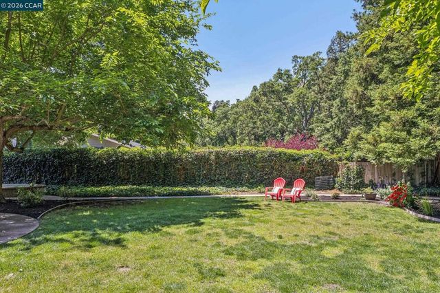 27 Shawn Ct, Alamo, CA 94507