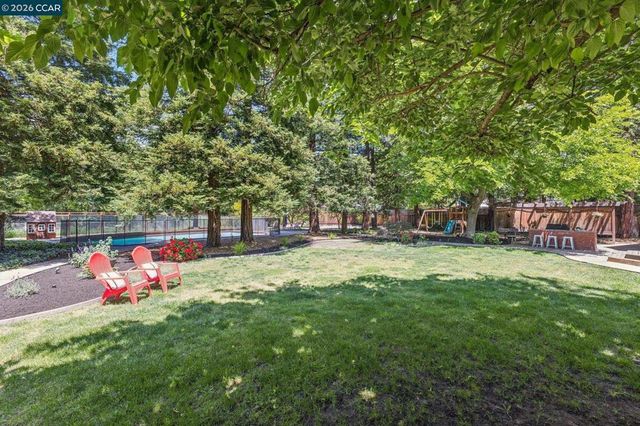 27 Shawn Ct, Alamo, CA 94507
